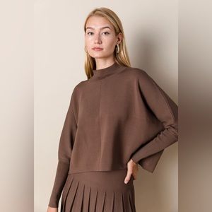 APPARALEL MOCK NECK DOLMAN SLEEVE
SWEATER IN TRUFFLE